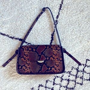 Loeffler Randall Maggie turned out baguette